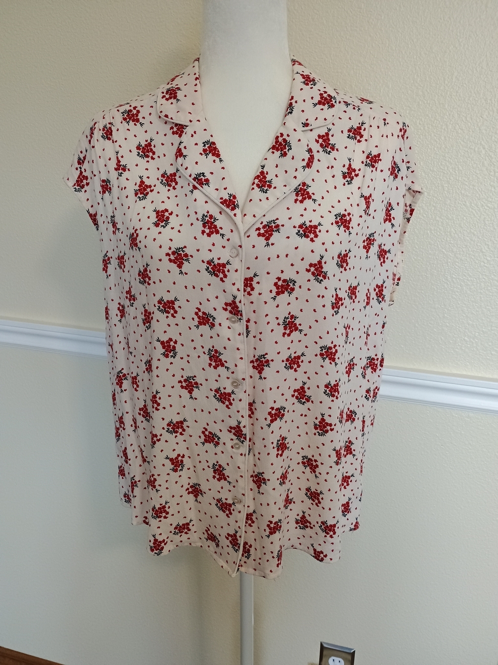 Mango Sleeveless Cream Top with Red Floral Print